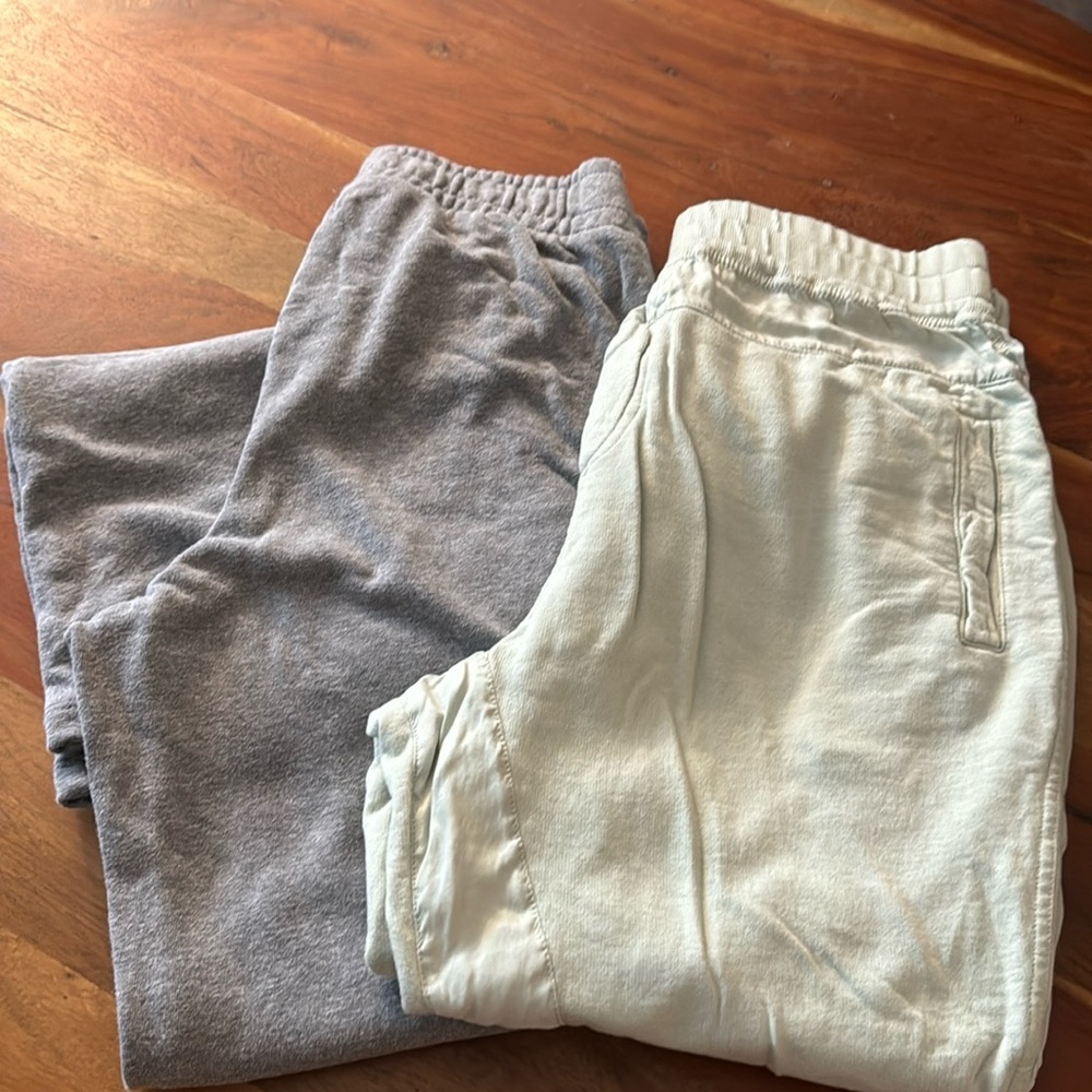 2 Sweatpants Bundle Size Small Green / Gray